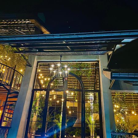 ホテルMtirala チャクビ エクステリア 写真